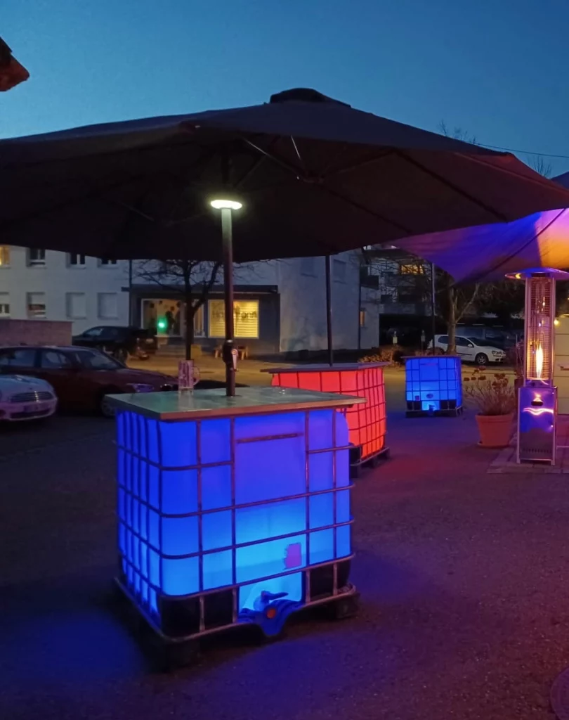IBC Tank mit Sonnenschirm